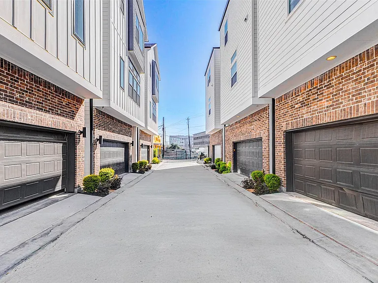 334 Eastwood St — Photo 7