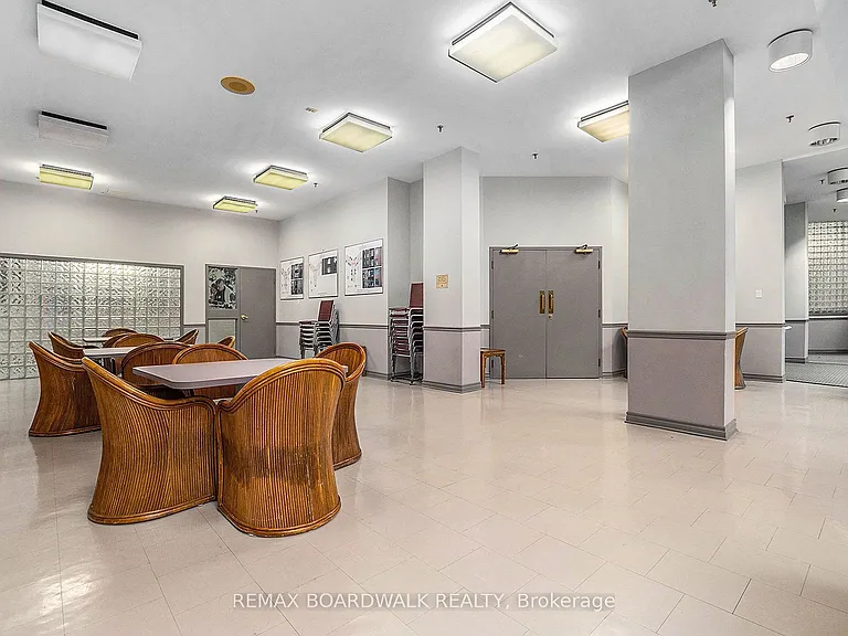 1025 Grenon Ave #210 — Photo 30