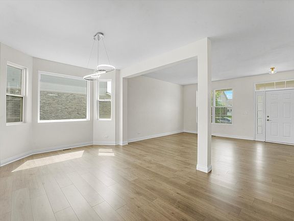4th image of 2212 Eastwood Dr