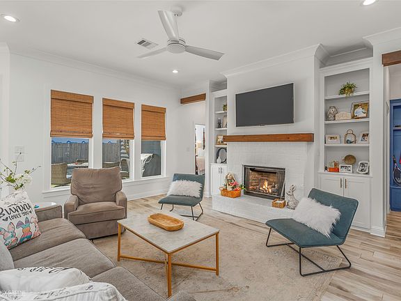 4th image of 701 Perfect Pl