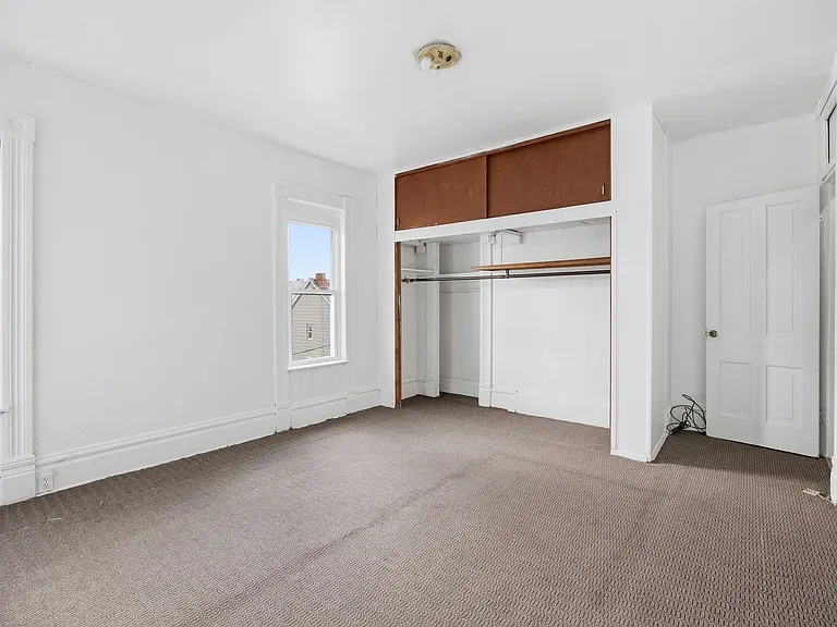 616 Lillian St — Photo 13