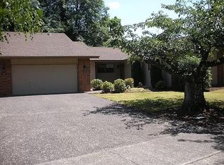 575 Stonegate St, Eugene, OR 97401