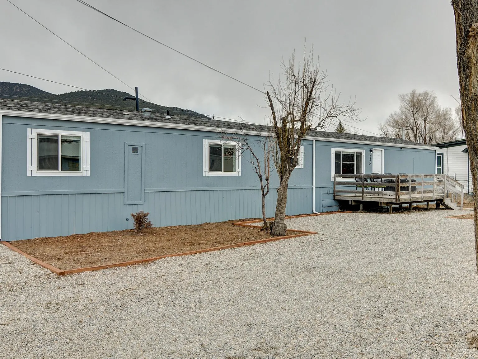 235 Oak St — Photo 2