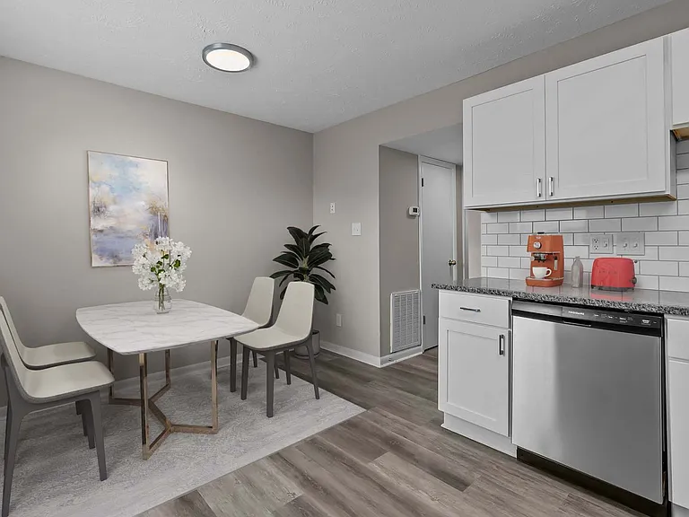 Elizabeth Street Townhomes — Photo 27
