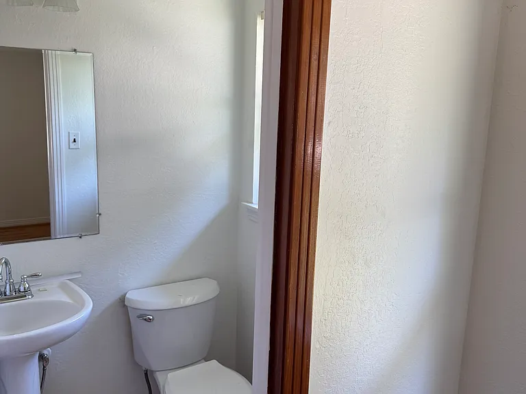 946 Stonecrest Dr — Photo 10