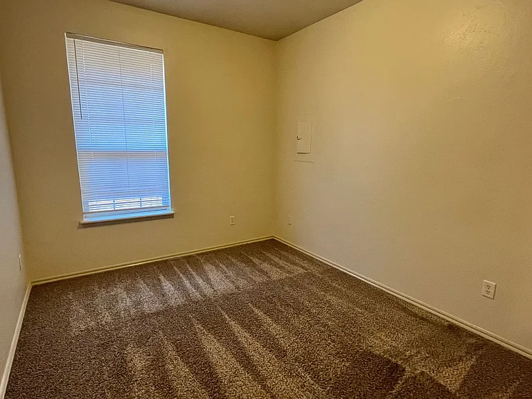 618 Sisken Ct — Photo 12