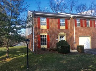 1014 Apple Valley Dr, Red Lion, PA 17356