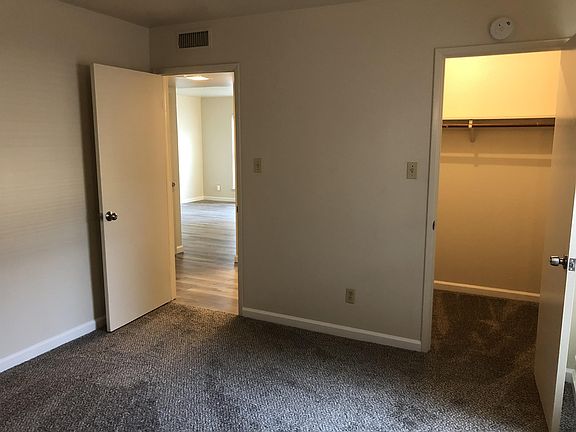 3rd image of 3949 K St #4