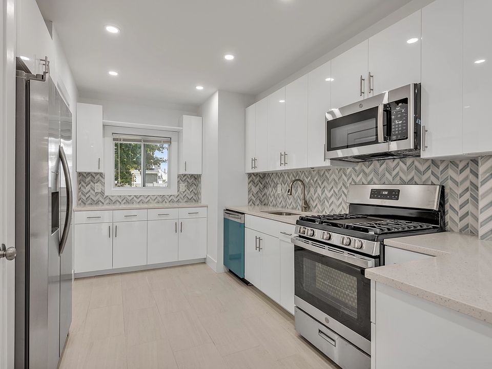 1st image of 118-18 205th St