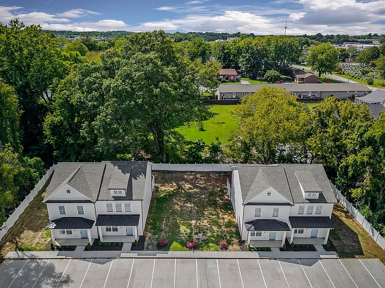 348 S Walnut Ave — Photo 36