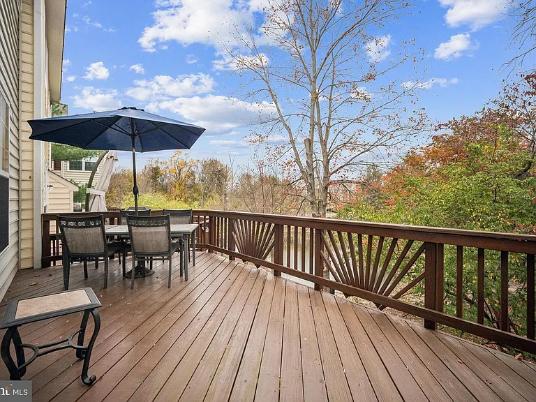 11551 Laurel Lake Sq — Photo 29