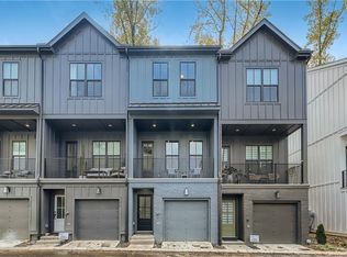 180 Chestnut Cir, Atlanta, GA 30342