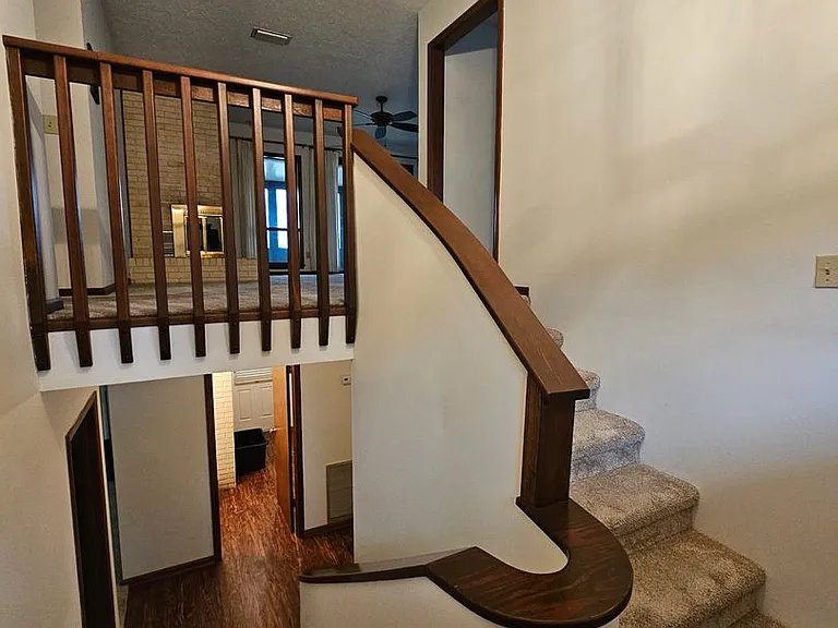 1437 Parkway Dr — Photo 6