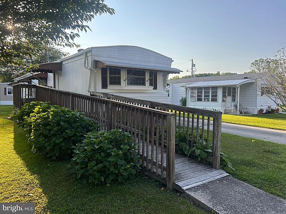 2nd image of 226 Pin Oak Dr