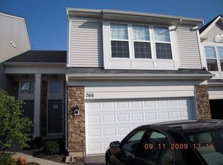 766 Pointe Dr, Crystal Lake, IL 60014