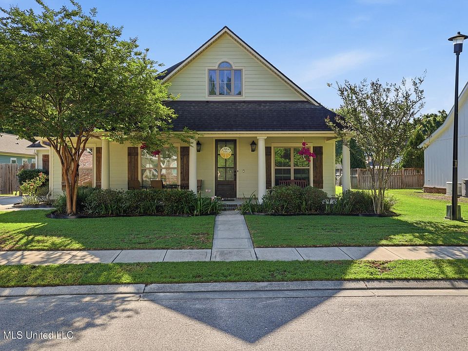 1st image of 118 Heron Park Pl