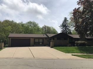 1005 Adams St, Lockport, IL 60441