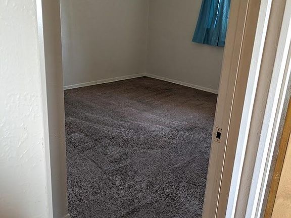 4th image of 3010 N Woodbine Ter #4