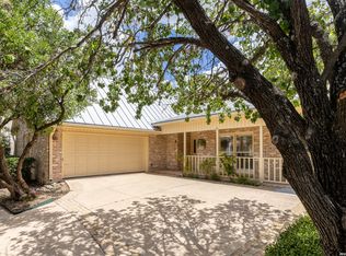 6 Cottesmore Ct, San Antonio, TX 78218