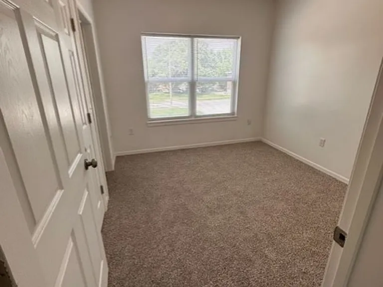 404 Jefferson St — Photo 8
