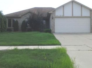 35724 Cranmer Dr, New Baltimore, MI 48047