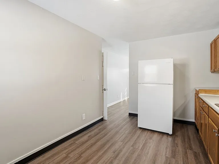 Hickory Creek Apartments — Photo 37
