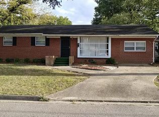 710 Hemlock Rd, Newport News, VA 23601