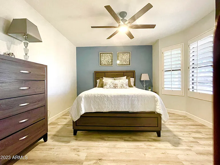 9040 E Winchcomb Dr — Photo 18