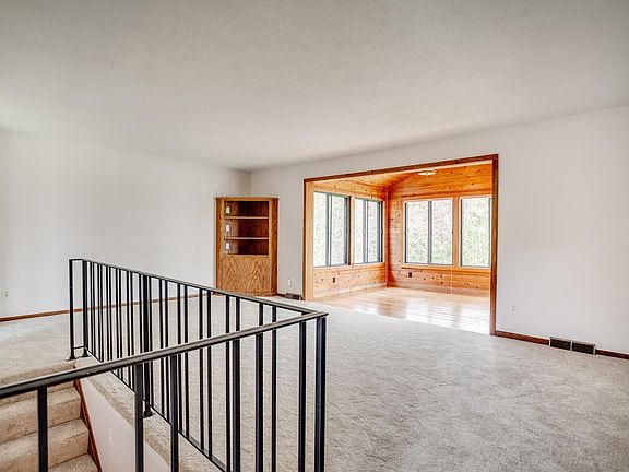 4th image of 17620 19th Ave N