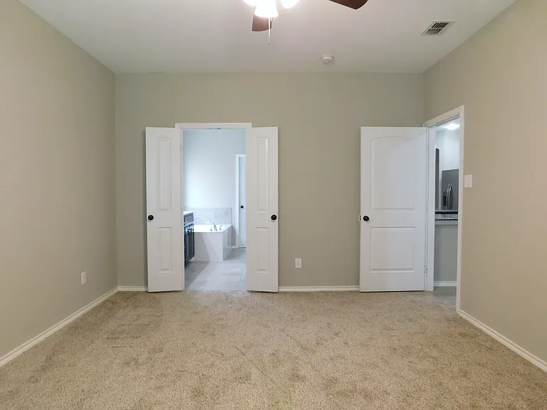 2401 Windhaven Dr — Photo 15