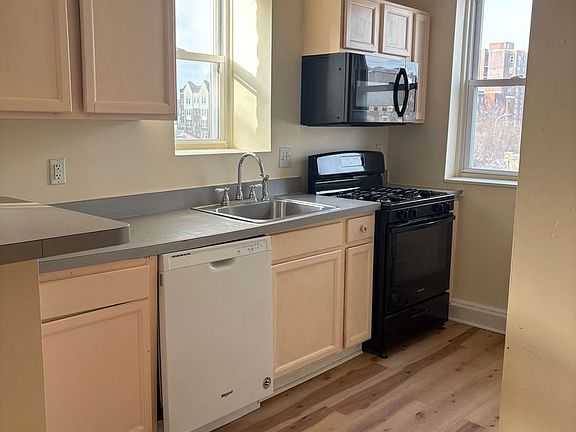 4th image of 4801 Pine St #4815-D1