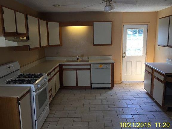 4th image of 8 Elm Ave