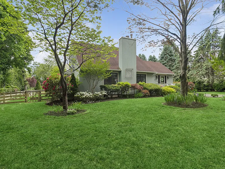 7 Eileen Cir — Photo 15