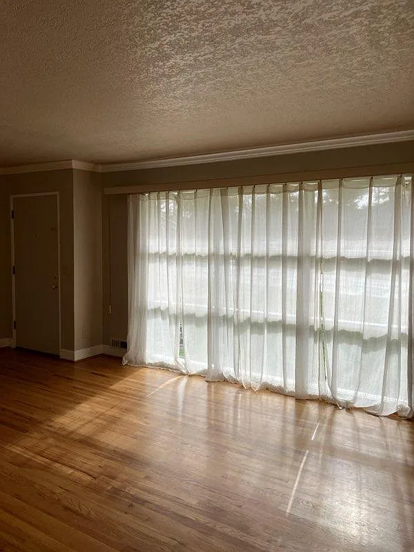 2 bed, 816 sqft, $2,350 — Photo 3
