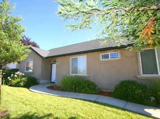 880 Collyer Dr, Redding, CA 96003