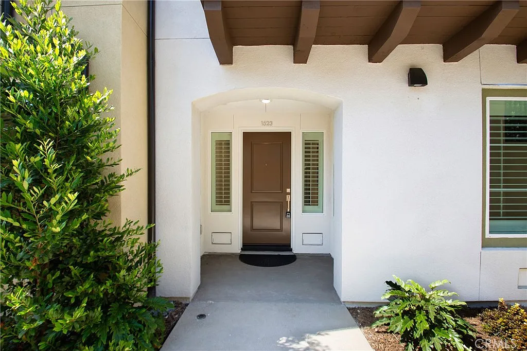 3 bed, 2157 sqft, $6,500 — Photo 2