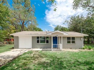 1004 Red Bud Dr, Azle, TX 76020