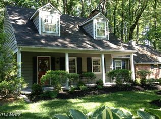 1142 Valley Dr, Pasadena, MD 21122