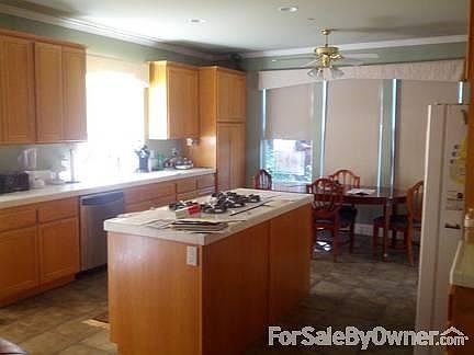 3rd image of 17152 Russet St
