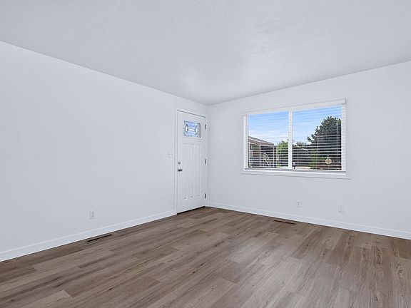 5th image of 4902 W Targee St
