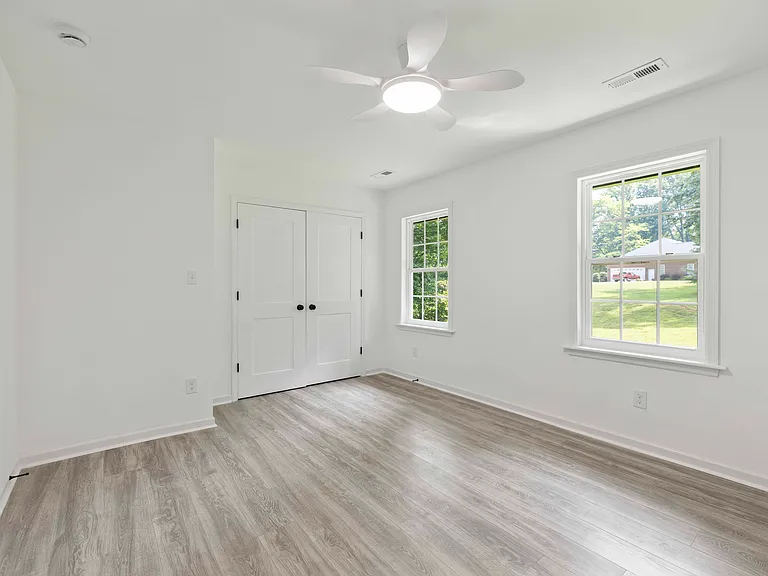 437 Woodsdale Rd — Photo 13