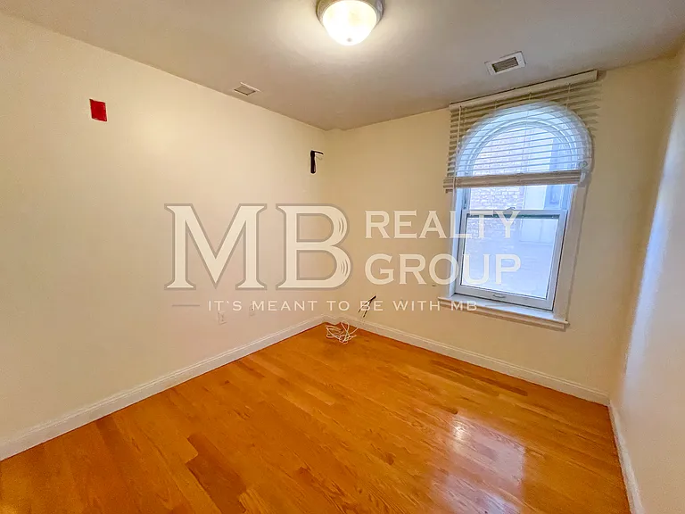 90 Westland Ave #304 — Photo 13
