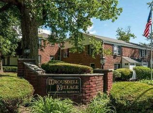 28 Glen Keith Rd APT U, Glen Cove, NY 11542
