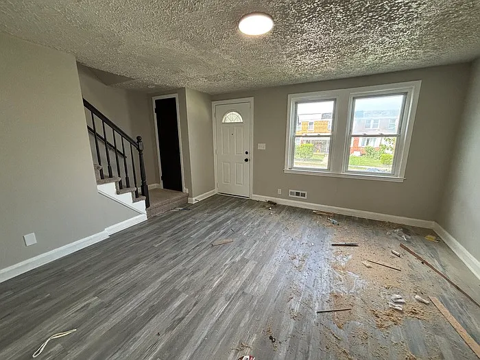 3 bed, 2.0 bath, $2,500 — Photo 3