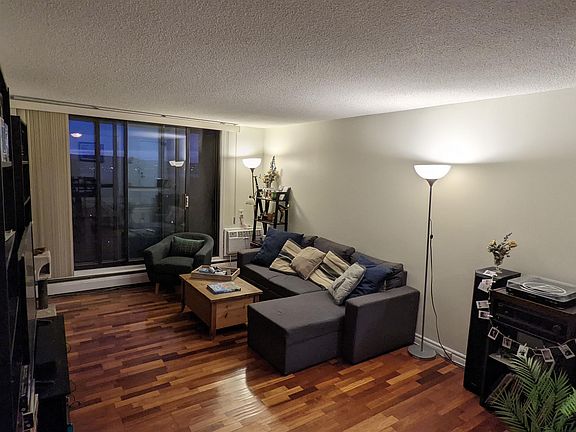 4th image of 415 Greenview Ave #1710