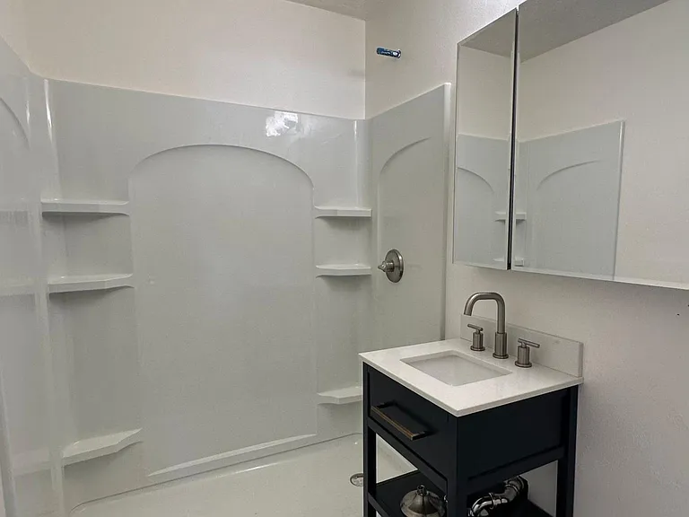 417 Locust St — Photo 8