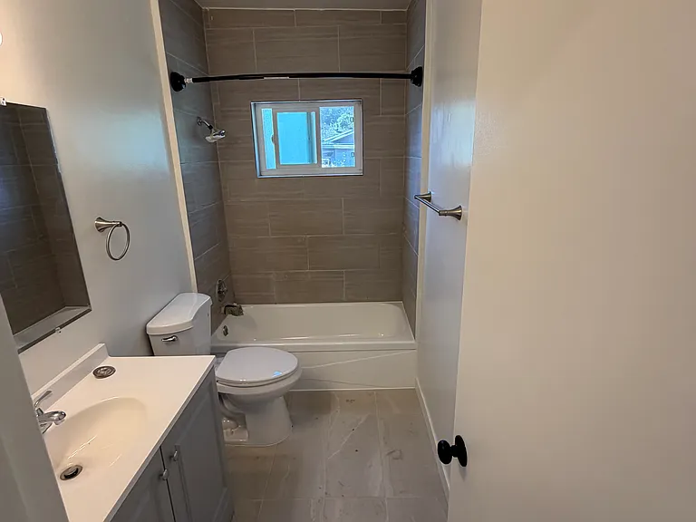 2733 Montrose Ave #5 — Photo 18