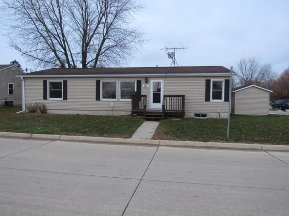 111 E South St, Monticello, IA 52310