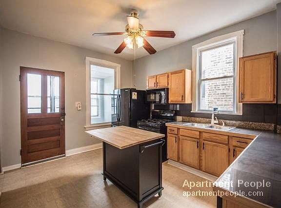 3rd image of 2447 N Mozart St #2