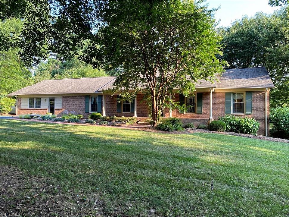 1st image of 131 Brookview Cir